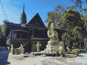  flessen tempel Wat Larn Kuad