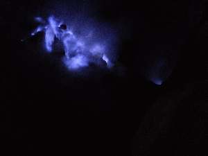 blue fire ijen crater